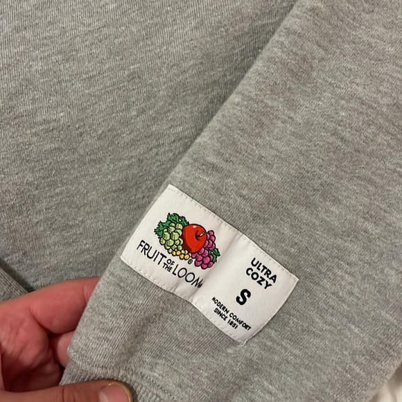 Fruit of the Loom grey cropped hoodie - Picture 4 of 9